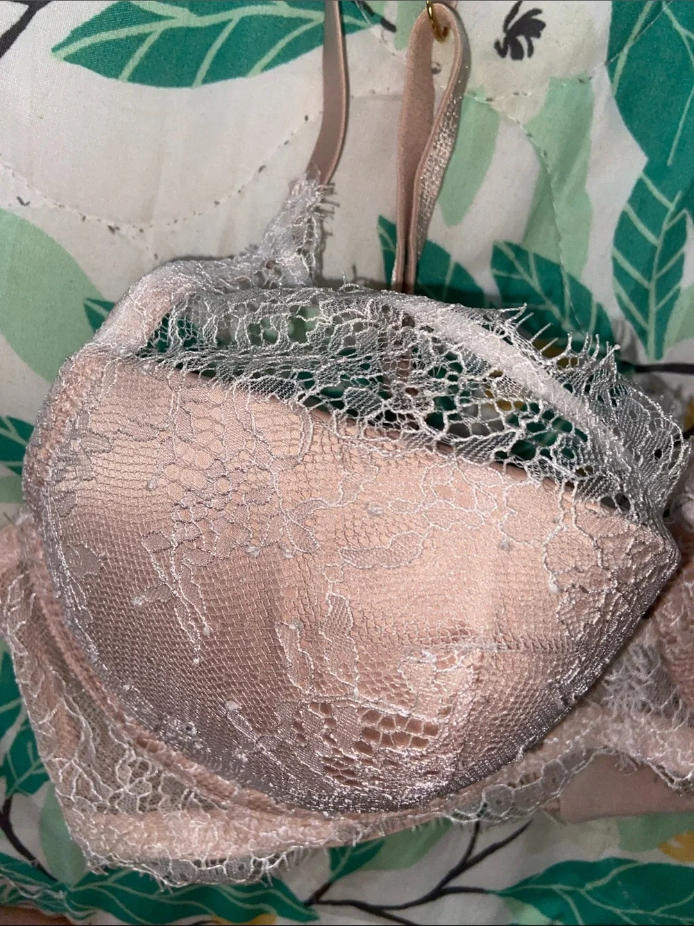 VS NUDE LACE PUSH-UP BRA Padded Sexy Angels Cream Lace EUC 34D PLUNGE